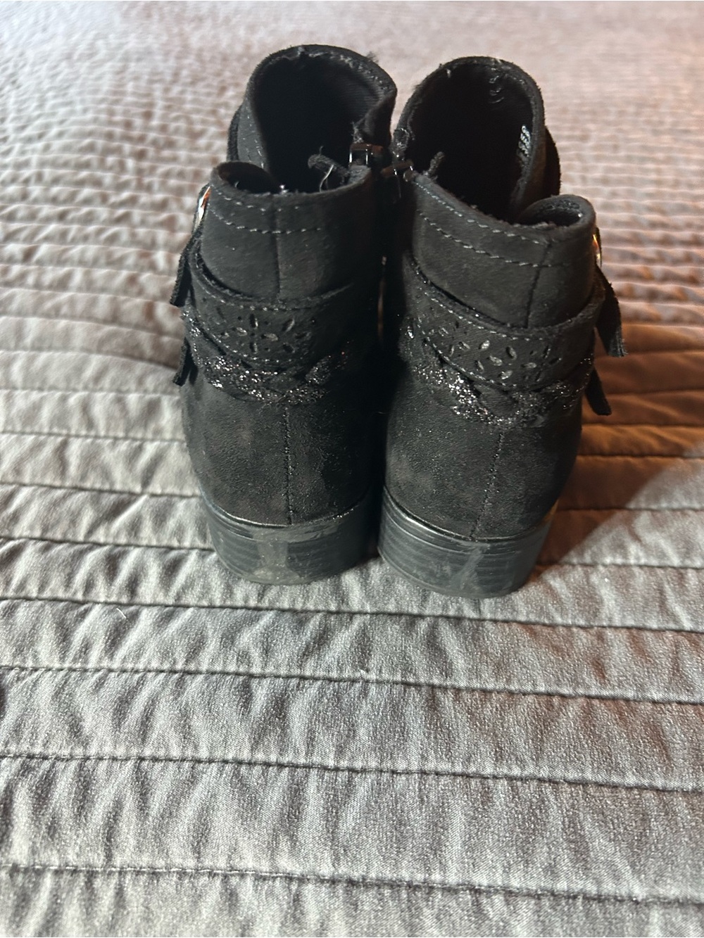 Sonoma Girls size 13 Black Ankle Boots with Buckle & Stud Detail - Picture 4 of 6